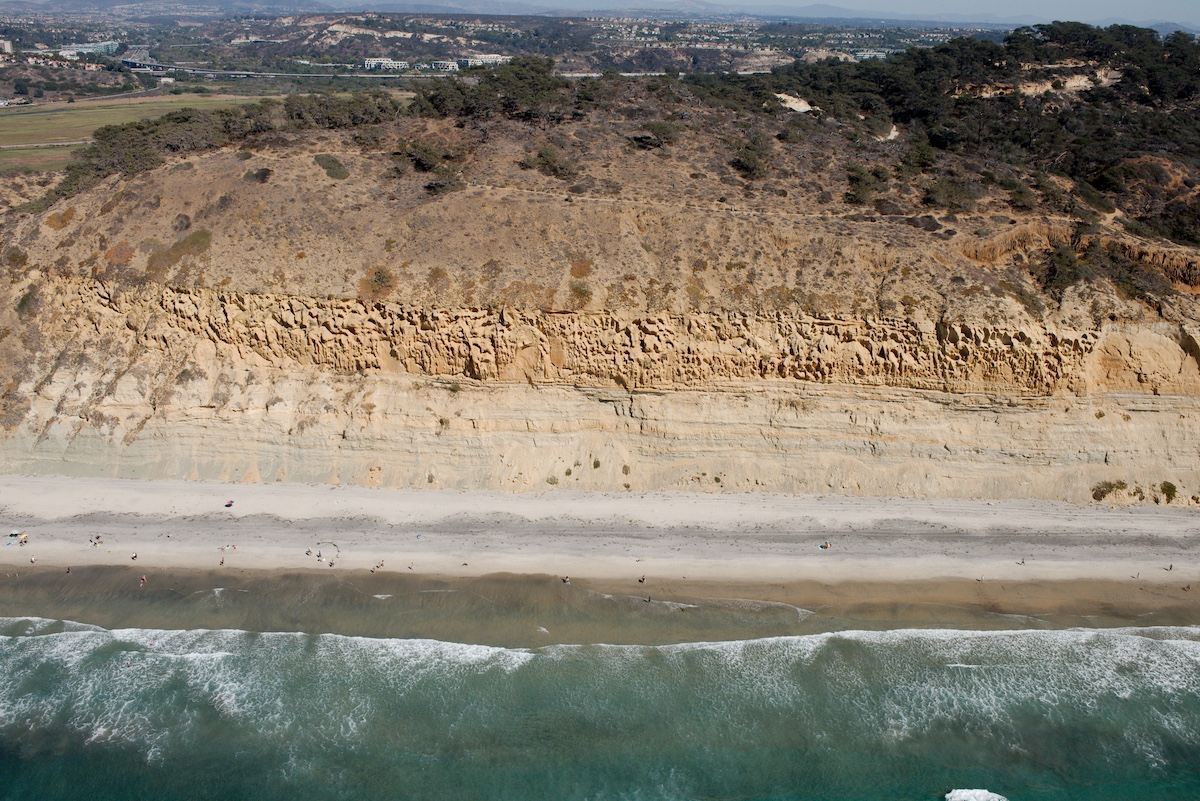 03 Geo- Torrey Bluff- Clip only the bluff Torrey Pines Bluff, San Diego